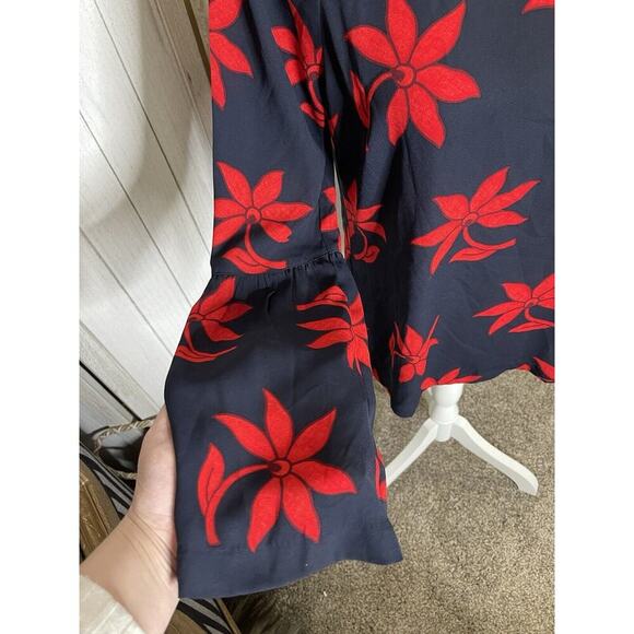 BANANA REPUBLIC Women’s Red Floral Navy Top Size Small Career Flowy - Picture 3 of 9
